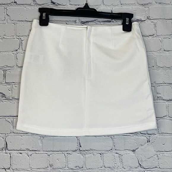 Uniq Detailed Mini Skirt - Picture 4 of 9